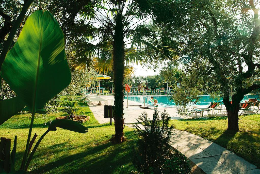 Park Hotel Oasi Garda (Verona) Exterior foto